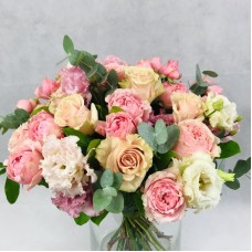 Charm of light roses (Compact)